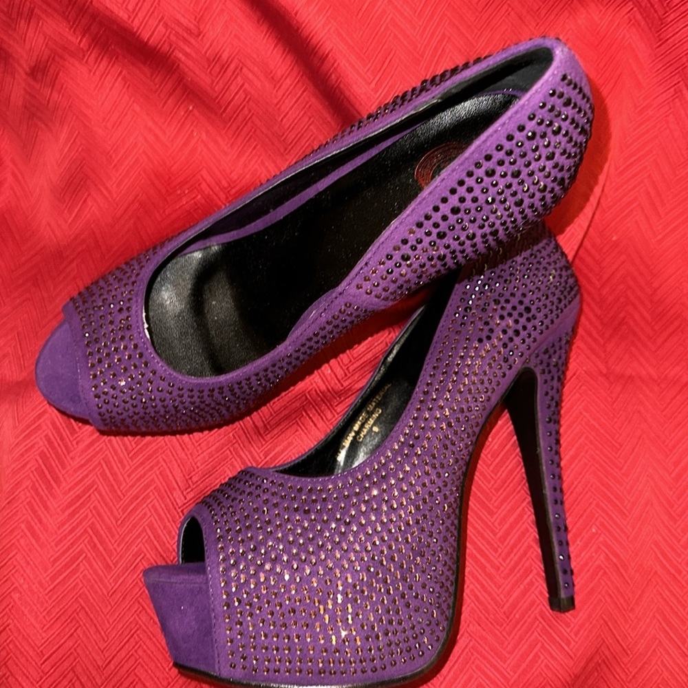 Red Circle 5.5” Purple Platform Stilettos. Size 9 - Picture 2 of 5